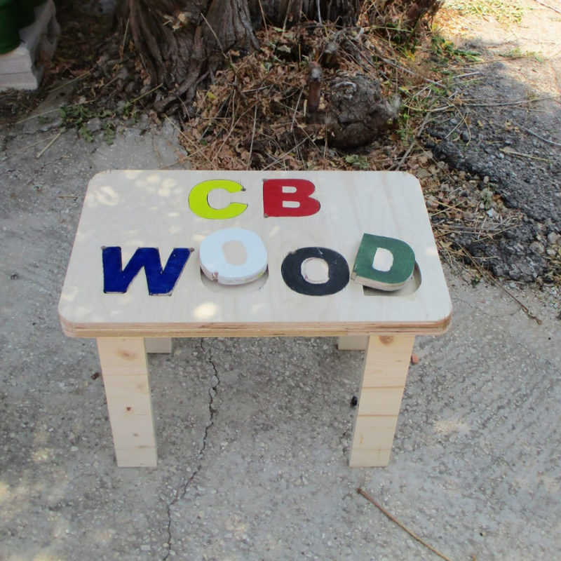 שולחן / שרפרף פאזל שמות לילדים מבית " CB Woodart"